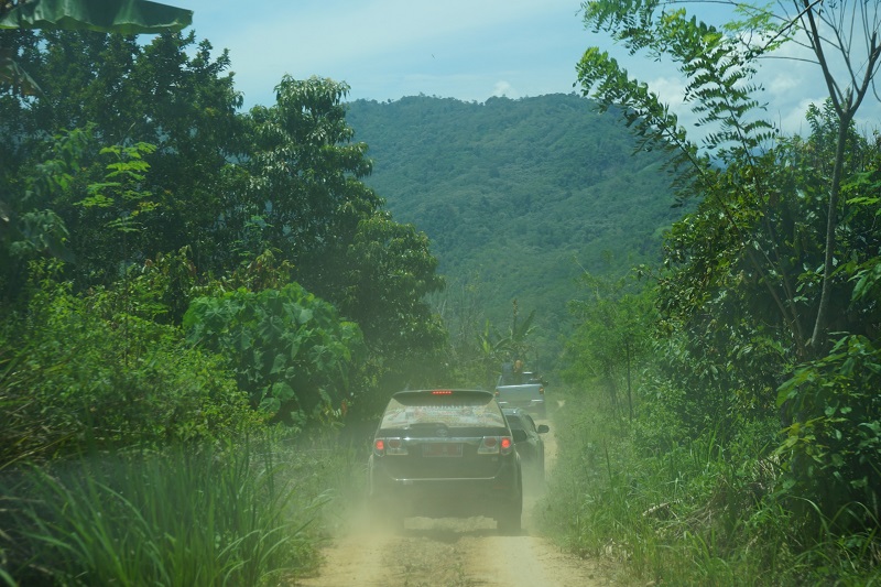 Jalan Di Wilayah Terisolir Agara Sulit Dilalui