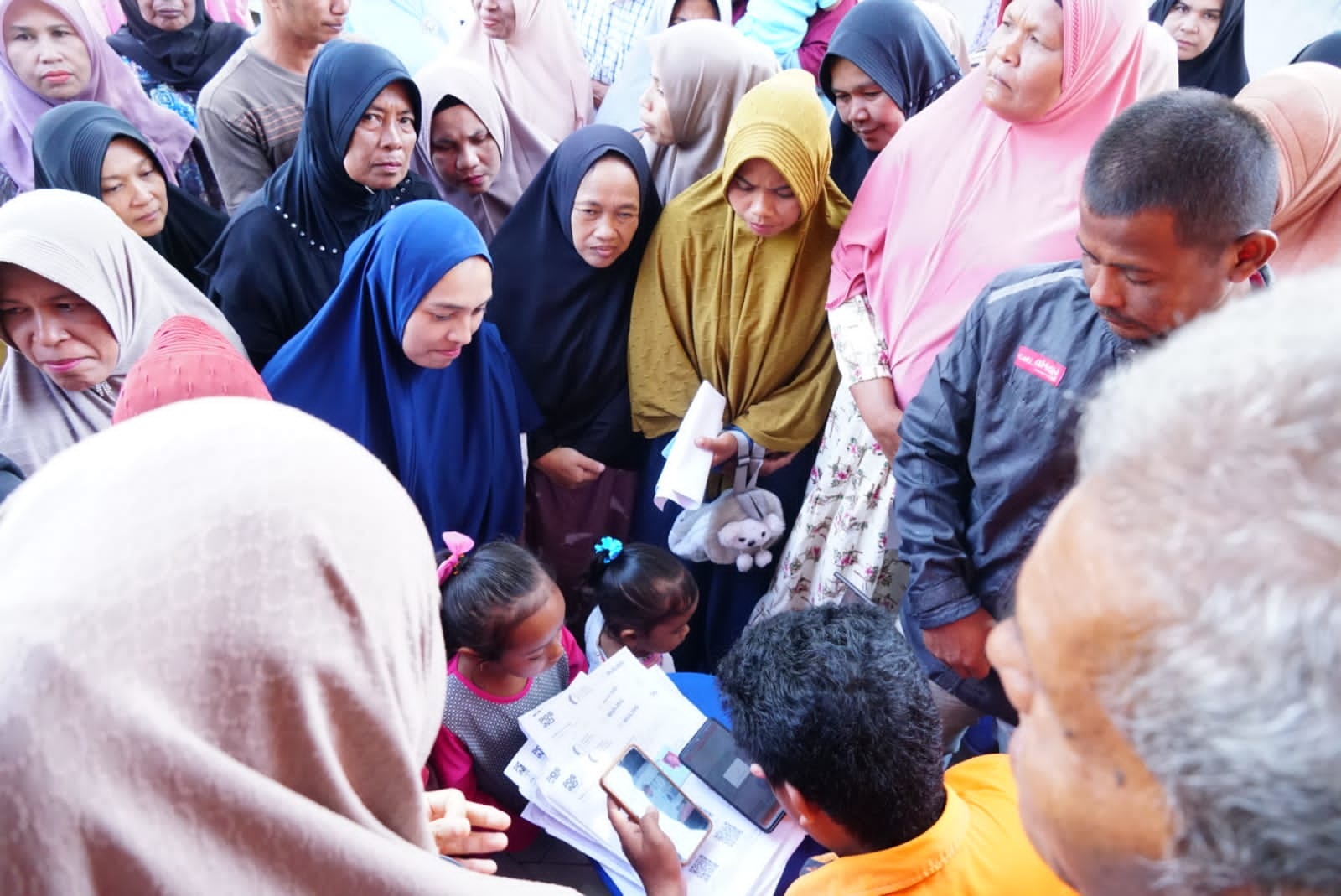 2.699 KPM Kuta Cot Glie Terima Beras Cadangan Pangan