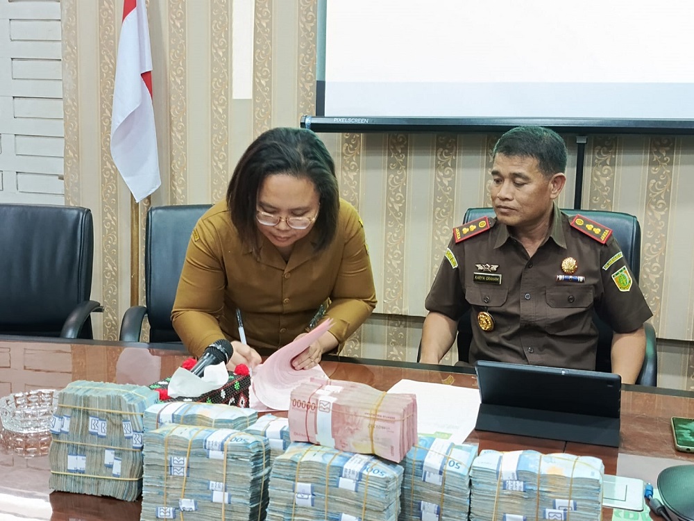 Kejari Samosir Eksekusi Uang Pengganti Kasus Korupsi APBDes