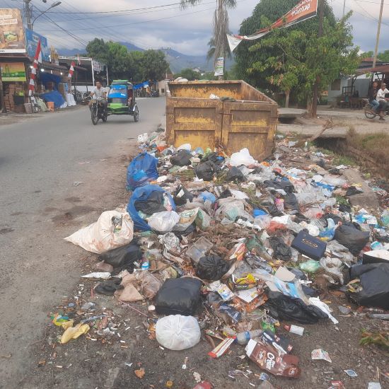 Sampah Berserak Di Panyabungan