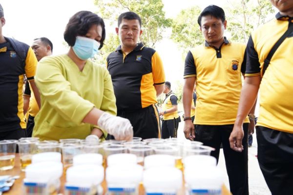 130 Personel Polres Simalungun Tes Urine Mendadak, Ini Hasilnya