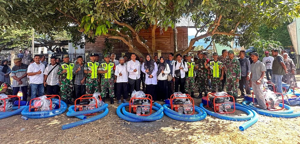 Atasi Gagal Panen MT Gadu, Pemkab Aceh Besar Serahkan 143 Mesin Pompa