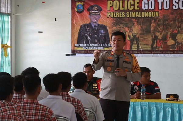 Polres Simalungun Goes to School Bentuk Generasi Muda Berwawasan Kebangsaan