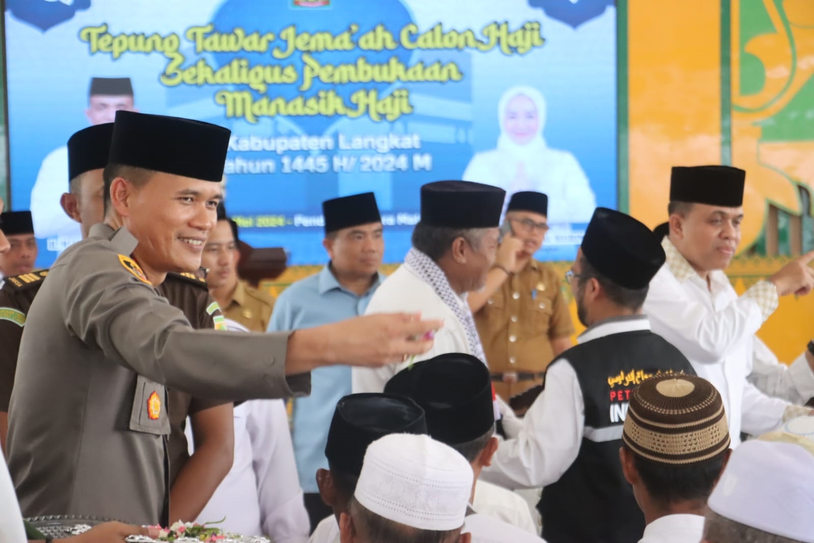 Sejumlah Pejabat Tepungtawari Calhaj Langkat
