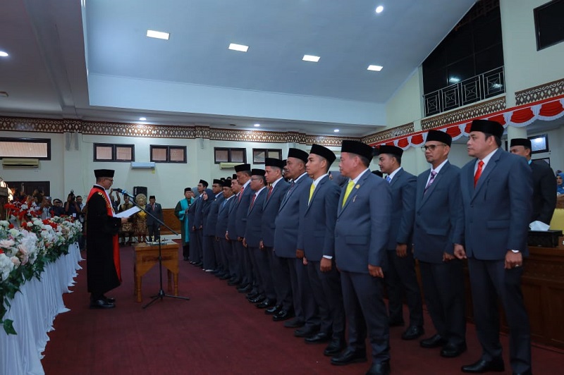 25 Anggota DPRK Aceh Barat Dilantik