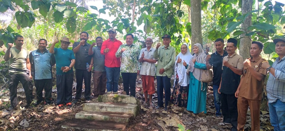 Wakil Ketua DPRA TRK Tinjau Bekas Raja-raja Di Darul Makmur