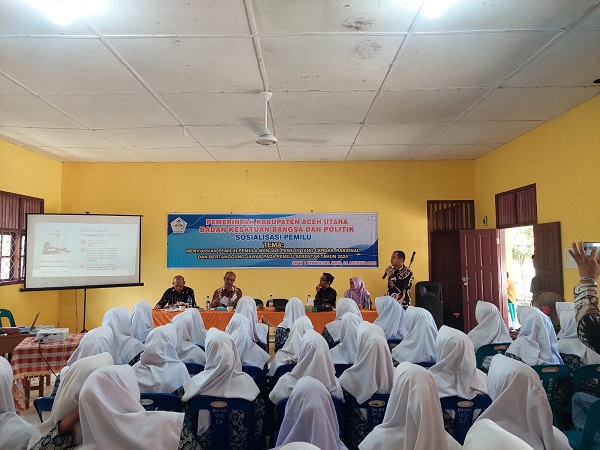 120 Siswa SMAN 1 Syamtalira Aron Dapat Pendidikan Politik