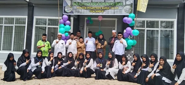 Gedung BLKK Ponpes Ruhul Islam Sialambue Diresmikan