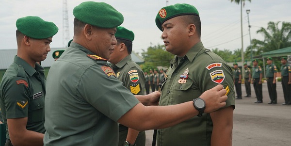 Danrem 022/PT Lantik Personel Yang Naik Pangkat