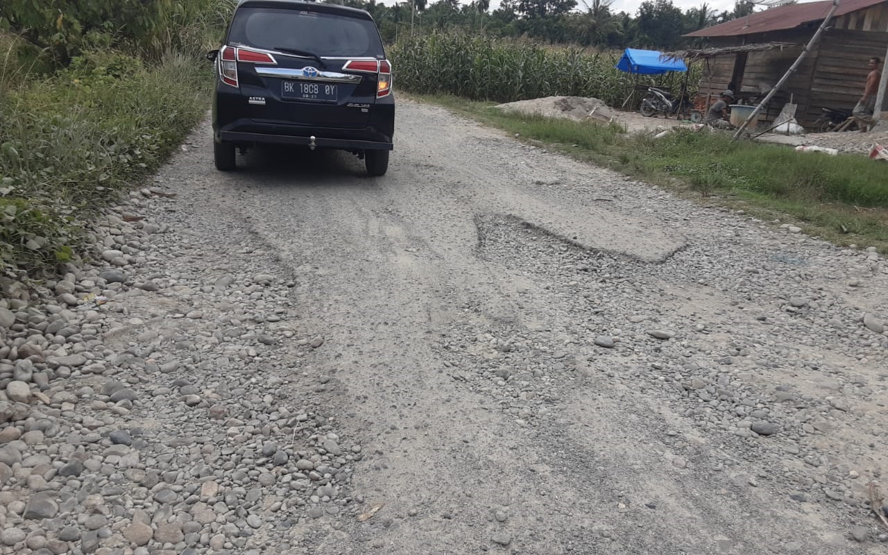 Warga Aceh Tenggara Keluhkan Jalan Rusak Parah