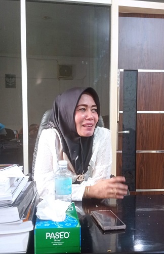 Pertanyakan Petugas Outsourcing DPRK Tamiang, Desi Amelia Tuai Kritik