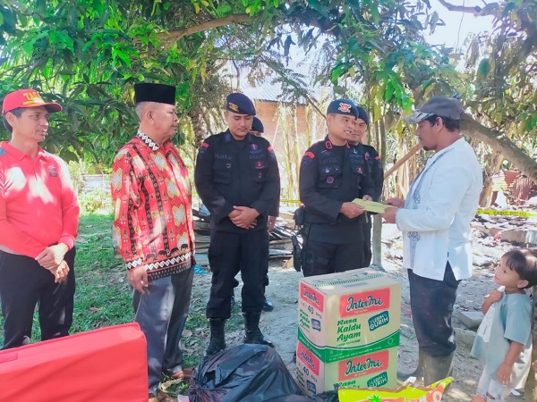 Brimob Peduli Korban Musibah Kebakaran