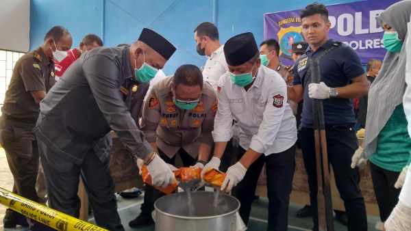 Polres Larutkan Rp10 M Narkoba