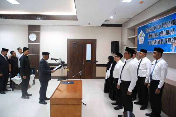Pj Bupati Aceh Utara Lantik 8 Pejabat Fungsional