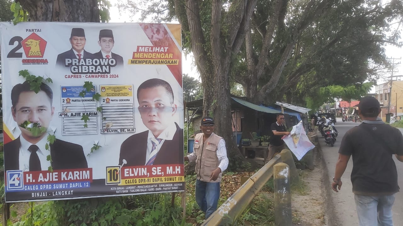 Panwaslu Babalan Tertibkan Alat Peraga Kampanye