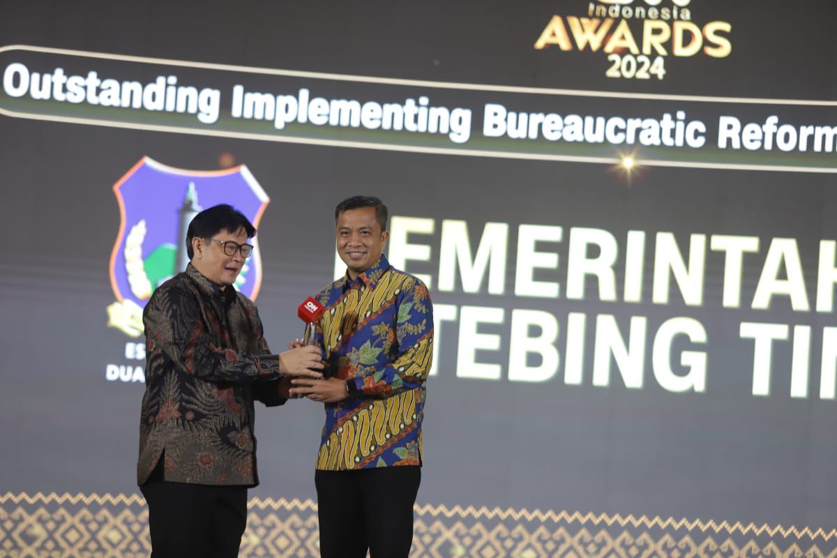 Pemko Tebingtinggi Raih Outstanding Implementing Bureaucratic Reform