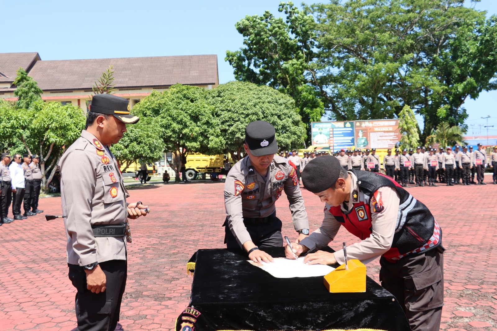 314 Personel BKO Polda Sumut Tiba Di Polres Nias