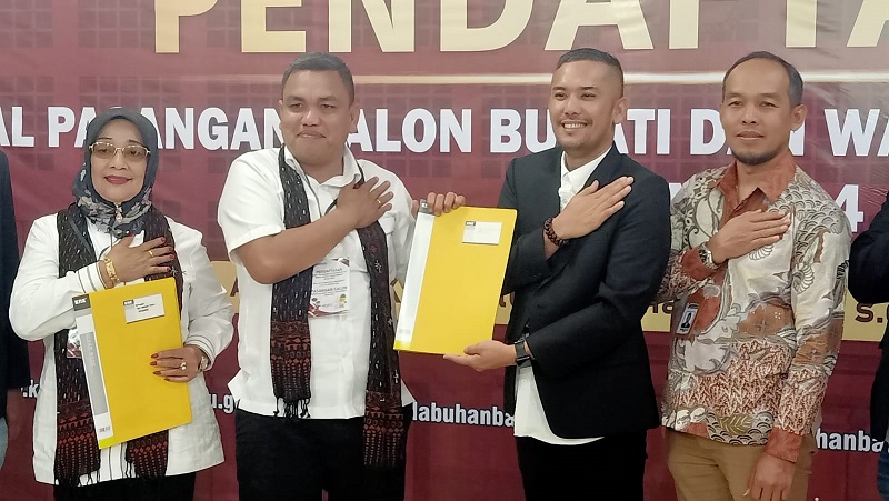 Pasangan HERO Mendaftar Ke KPU L.Batu