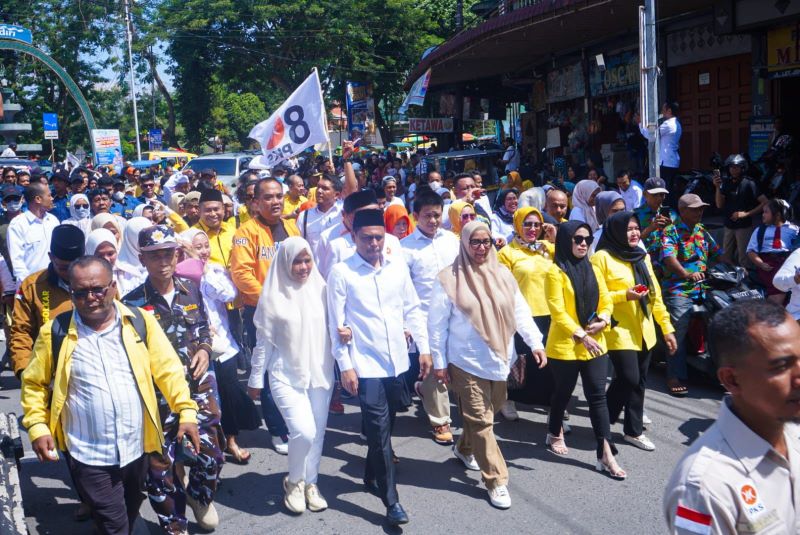 Diantar Ribuan Masyarakat Ke KPU, Basyaruddin - Erlis Afriyanti Ucapkan Terima Kasih