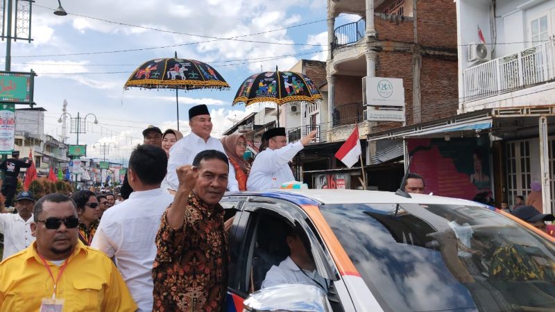 Lautan Massa Antar Salim Fakhry-Heri Al Hilal Daftar Ke KIP Agara
