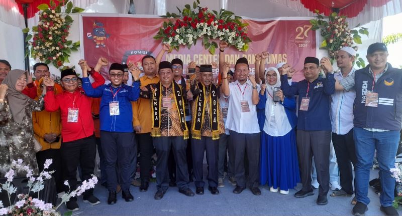 Mendaftar Balon Bupati, Safriadi-Hamzah Diusung 8 Partai