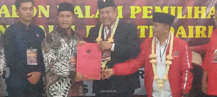 Diusung PDIP, Eddy Keleng Ate Berutu - Depriwanto Sitohang Daftar Ke KPU Dairi