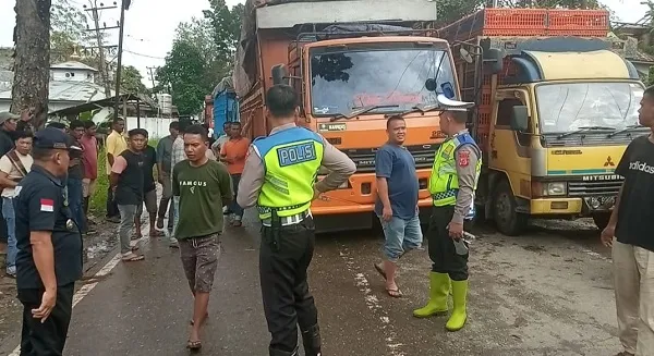 Banjir Kian Tinggi, Ratusan Mobil Dan Truk Terjebak Di Aceh Tamiang