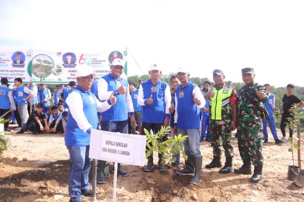 SMAN 3 Langsa Bersama Dandim Dan Kacabdin Tanam Sejuta Pohon