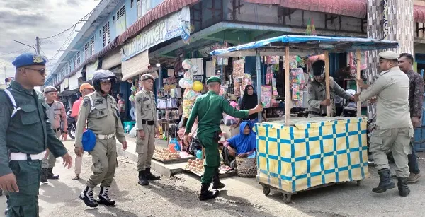 Jelang Pembukaan Pora XIV, Pemkab Pidie Tertibkan Pedagang Di Emperan