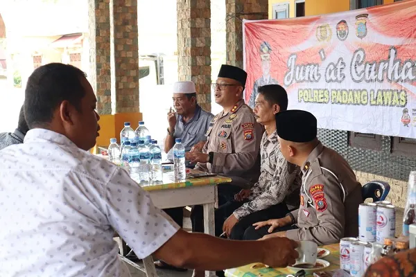 Kapolres Palas Curhat Bersama Warga Desa Janjimatogu