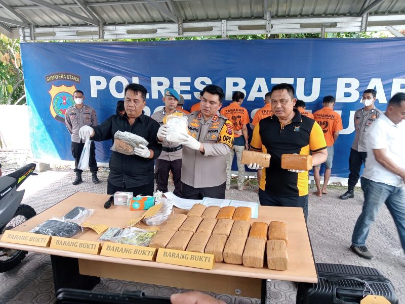 Pikul 21 Bal Ganja, Warga Pidie Diringkus Polisi