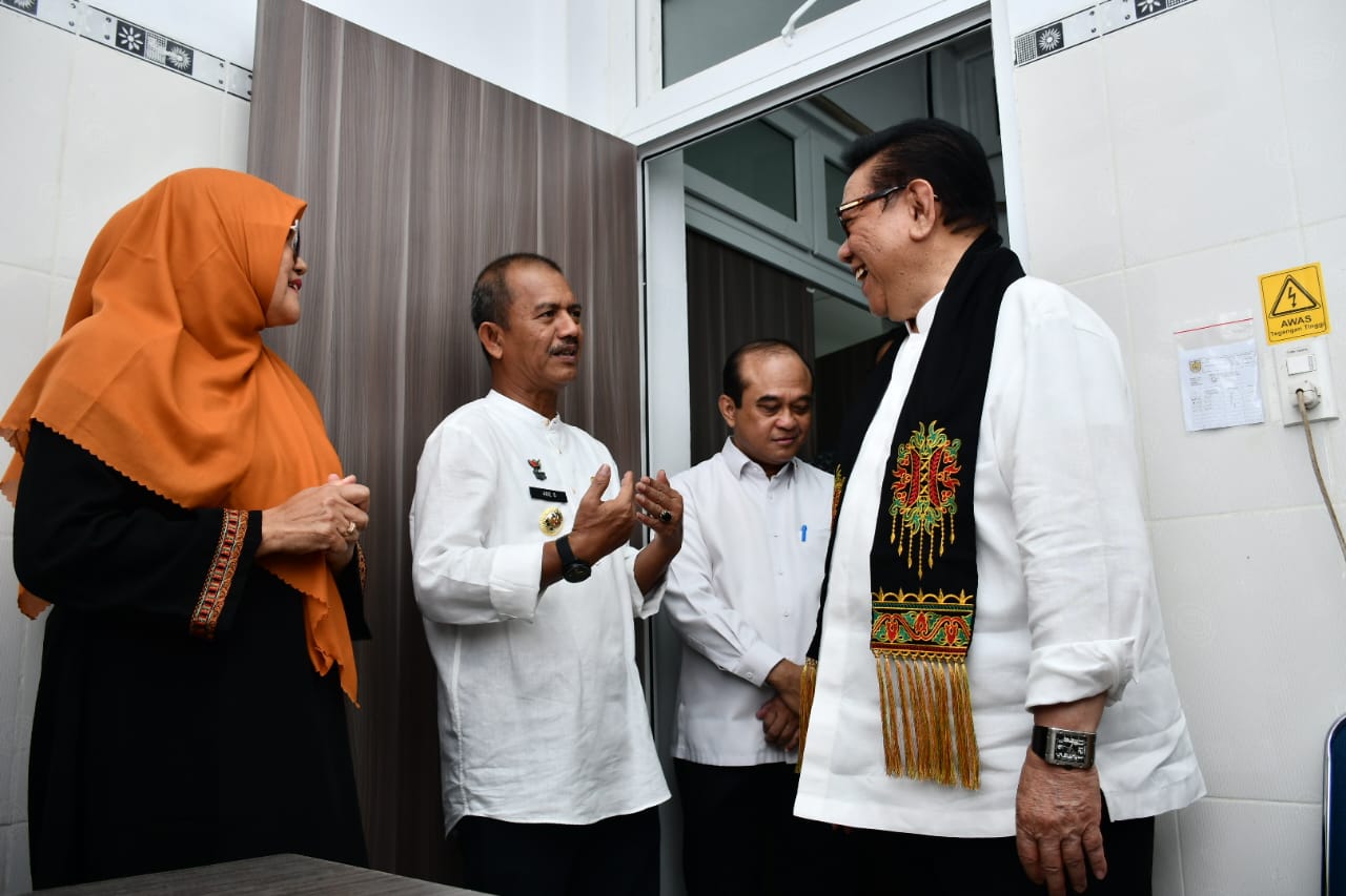 Kunjungi Puskesmas Lampulo, Agung Laksono: Ada Hal Menggembirakan