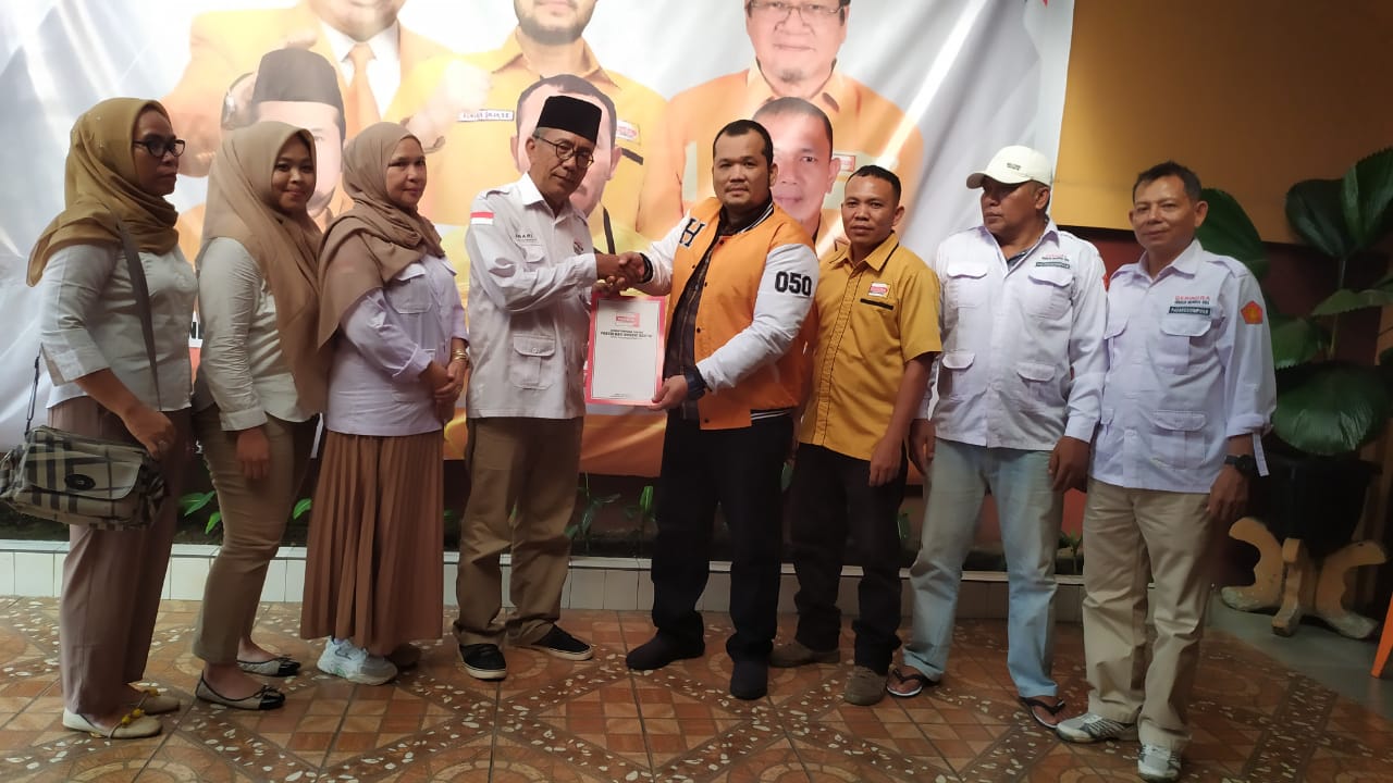 Siap Kembali Bertarung Di Pilkada Sidimpuan, Rusidy Nasution Ambil Formulir Di Hanura