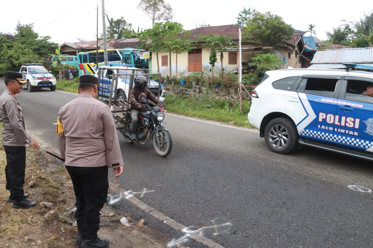 Kapolres Simalungun Dampingi Dirlantas Poldasu Olah TKP Laka Beruntun