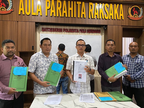 Polresta DS Serahkan Oknum Mantan Kades Dan Mantan Kaur Ke Kejari
