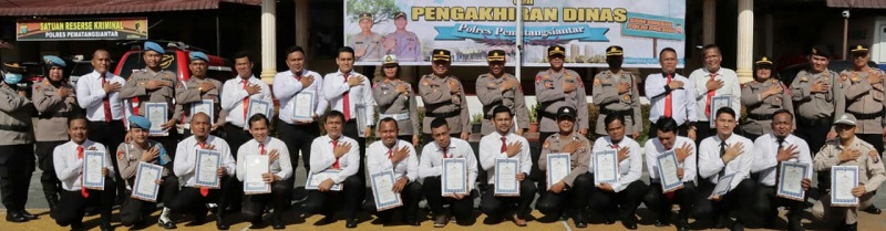 23 Personel Polres P. Siantar Dapat Penghargaan Dan 1 Pensiun