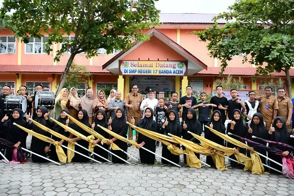 Pj Wali Kota Lepas Drum Band Gita Bahana Iskandar Muda SMPN 17 Ke Malaysia
