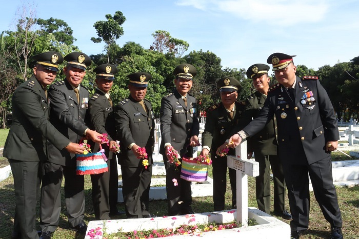 Kapolres Hadiri Ziarah HUT Ke-79 TNI Di TMP Nagur