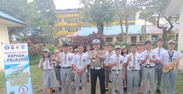 Kasat Lantas Polres Dairi Edukasi Tertib Lalu Lintas Kepada Pelajar