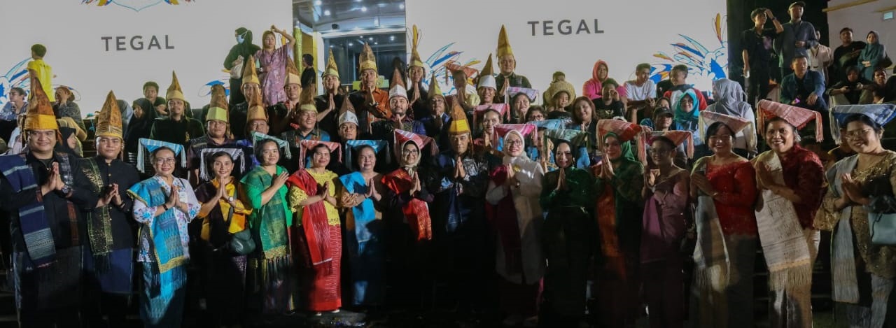 Lagu Simalungun Iringi Tortor Pemko P.Siantar Isi Karnaval Budaya Nusantara