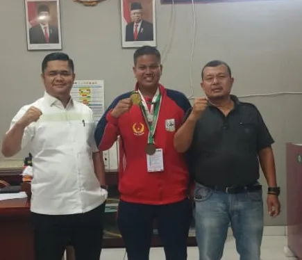 Sabet Emas Renang, Rahmad Gandi Harumkan Aceh Tenggara