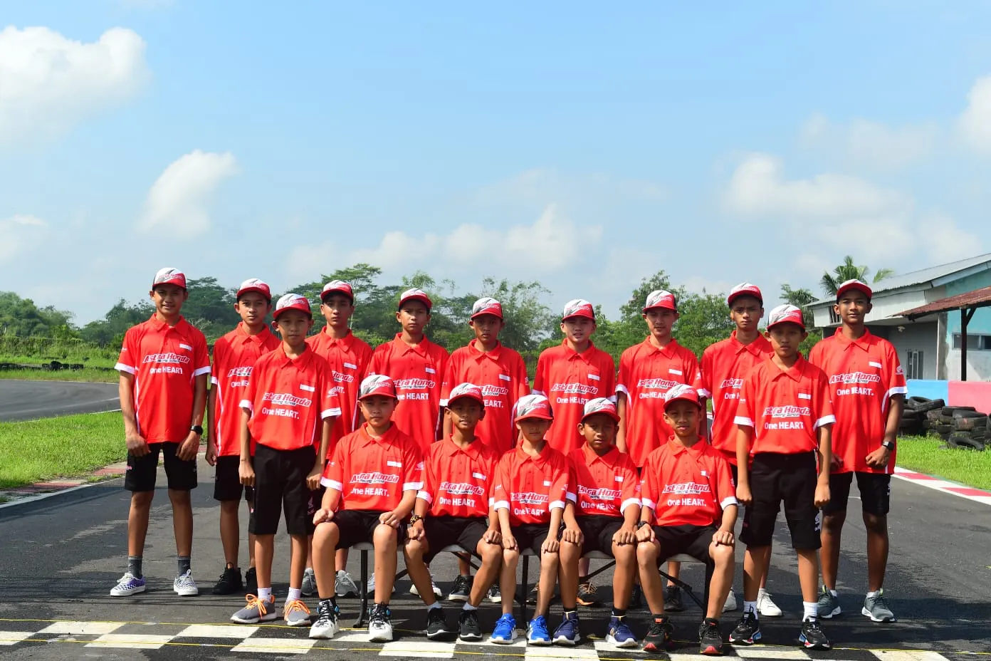 Honda Bekali 16 Siswa AHRS Menuju Balap Dunia