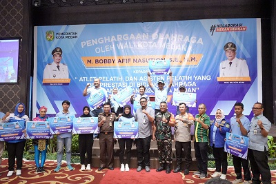 Bobby Nasution Berikan Penghargaan kepada 211 Atlet, Pelatih, Dan Asisten Pelatih Berprestasi