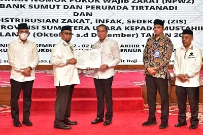 UPZ PT Bank Sumut Serahkan Zakat Rp 7,5 Milyar Ke Baznas