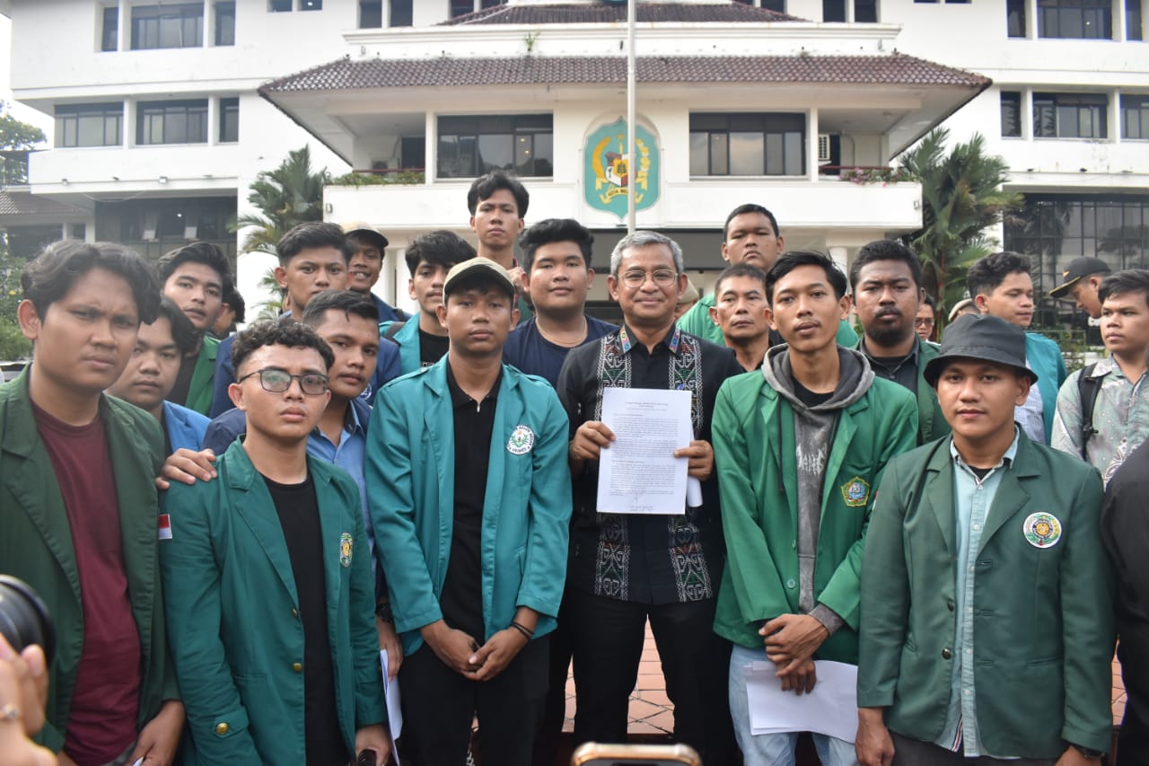 BEM SI Sumut Gelar Aksi 100 Hari Pemerintahan Rico Waas