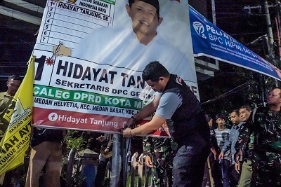Masa Tenang Dimulai, Minggu Dini Hari Bobby Nasution Bersama KPU Dan Bawaslu Medan Tertibkan Alat Peraga Kampanye