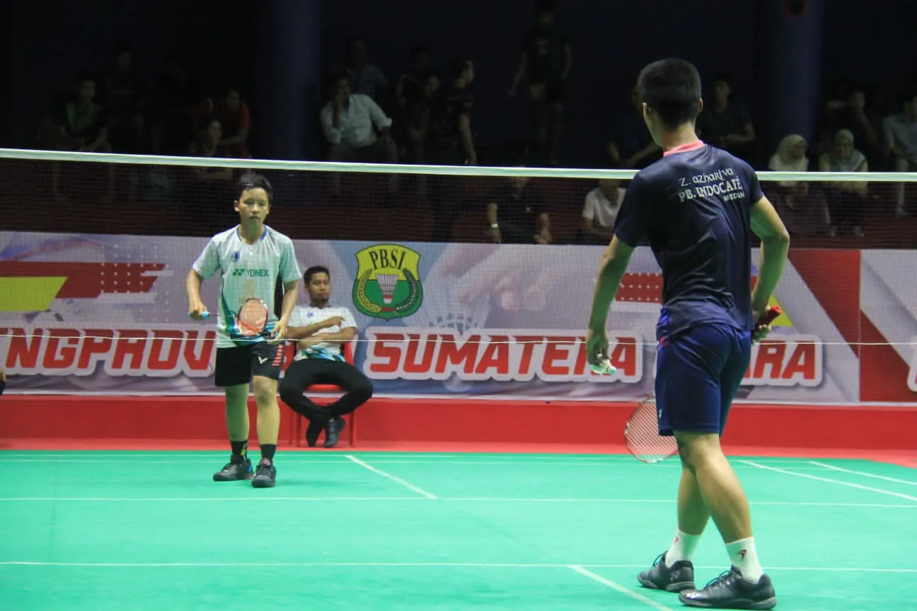 Laga Sengit Warnai Semifinal Kejurkot PBSI Medan