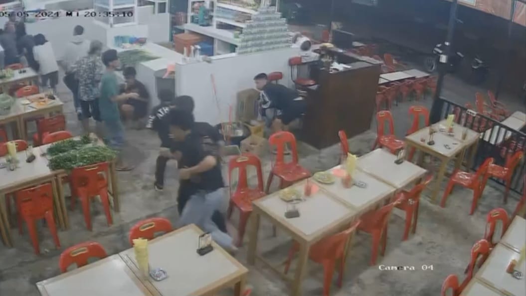 Sekelompok OTK Serang Dan Bacok Pekerja Cafe Anugrah Simpang Unimed