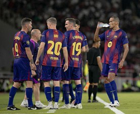 Clash of Legends: Rivaldo Cetak Gol, Barcelona Gilas DRX 3-0