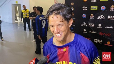 Irfan Bachdim Pamer Jersey Rivaldo, Akui Idola Masa Kecil